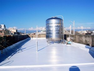 屋頂PU防水工程-隔熱漆施工後